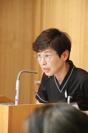 【画像】司会を務めた副主任の炭谷