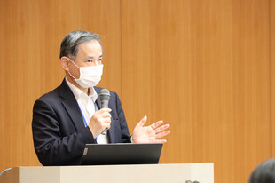 【画像】事務長より病院の概要についてプレゼン 【画像】事務長より病院の概要についてプレゼン