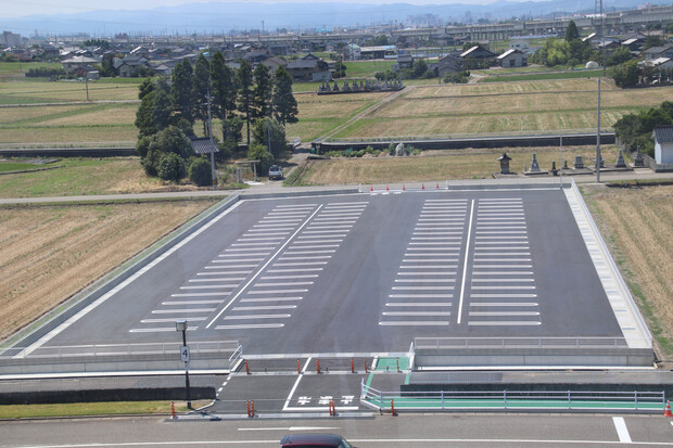 【画像】新駐車場が本日（６月２７日）よりご利用いただけます